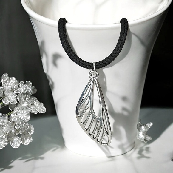 5 For $25💫Silver Butterfly Wing Pendant Necklace - Picture 1 of 4